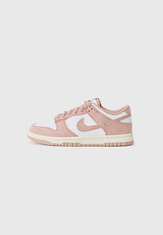 Nike Dunk Low Light Pink